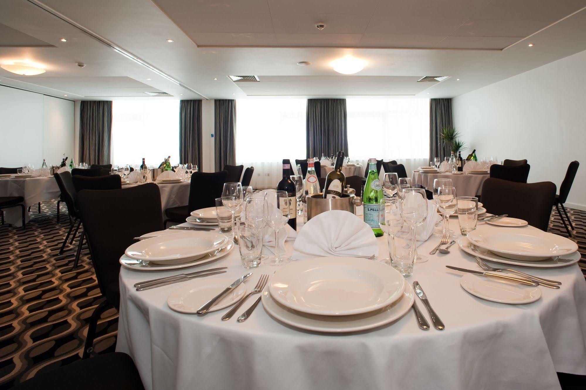 Holiday Inn Derby Riverlights By Ihg Nhà hàng bức ảnh